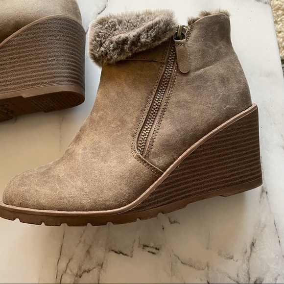 Lane Bryant Emma Fur Lined Wedge Ankle Boots Size 9w. - Picture 4 of 12
